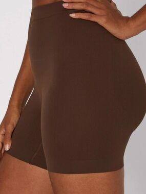 Maidenform Seamless Tummy Control Shapewear Thigh Slimmer
